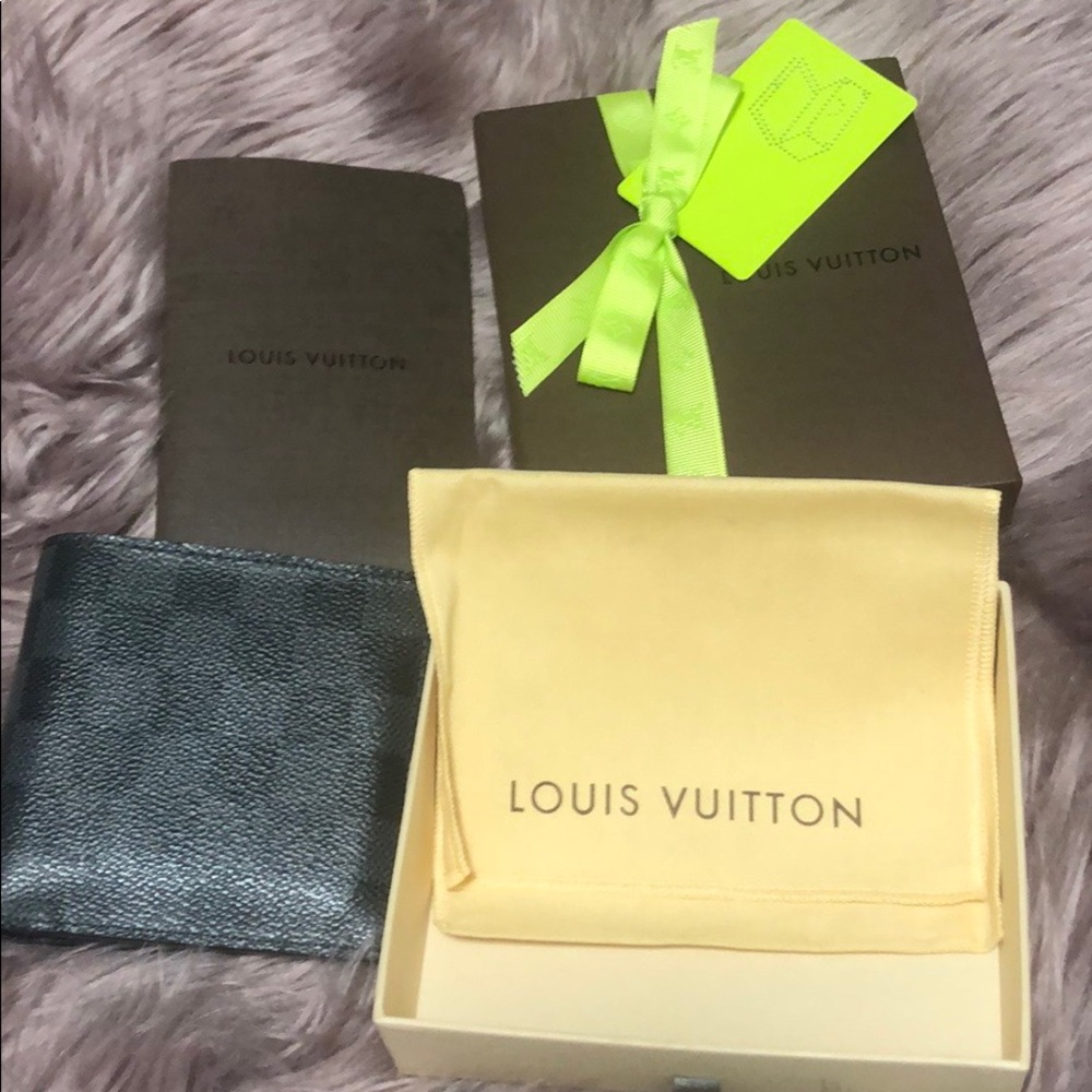 LV men’s wallet